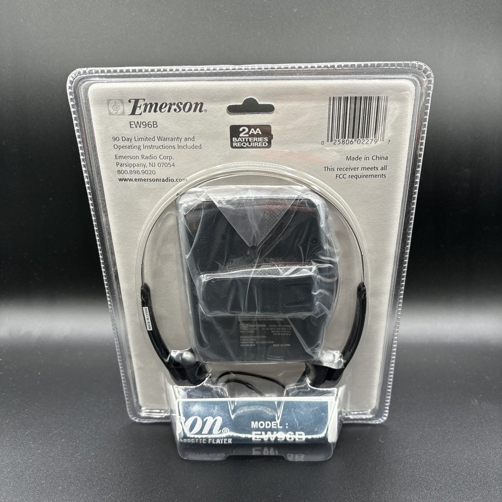 NEW Emerson AM/FM Stereo Radio Cassette Player (EW96B) Headphones Factory Sealed - Picture 3 of 6